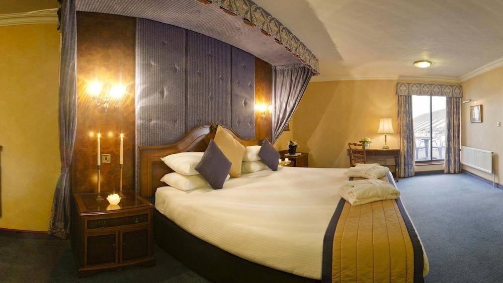 Copthorne Effingham Gatwick Hotel Esterno foto