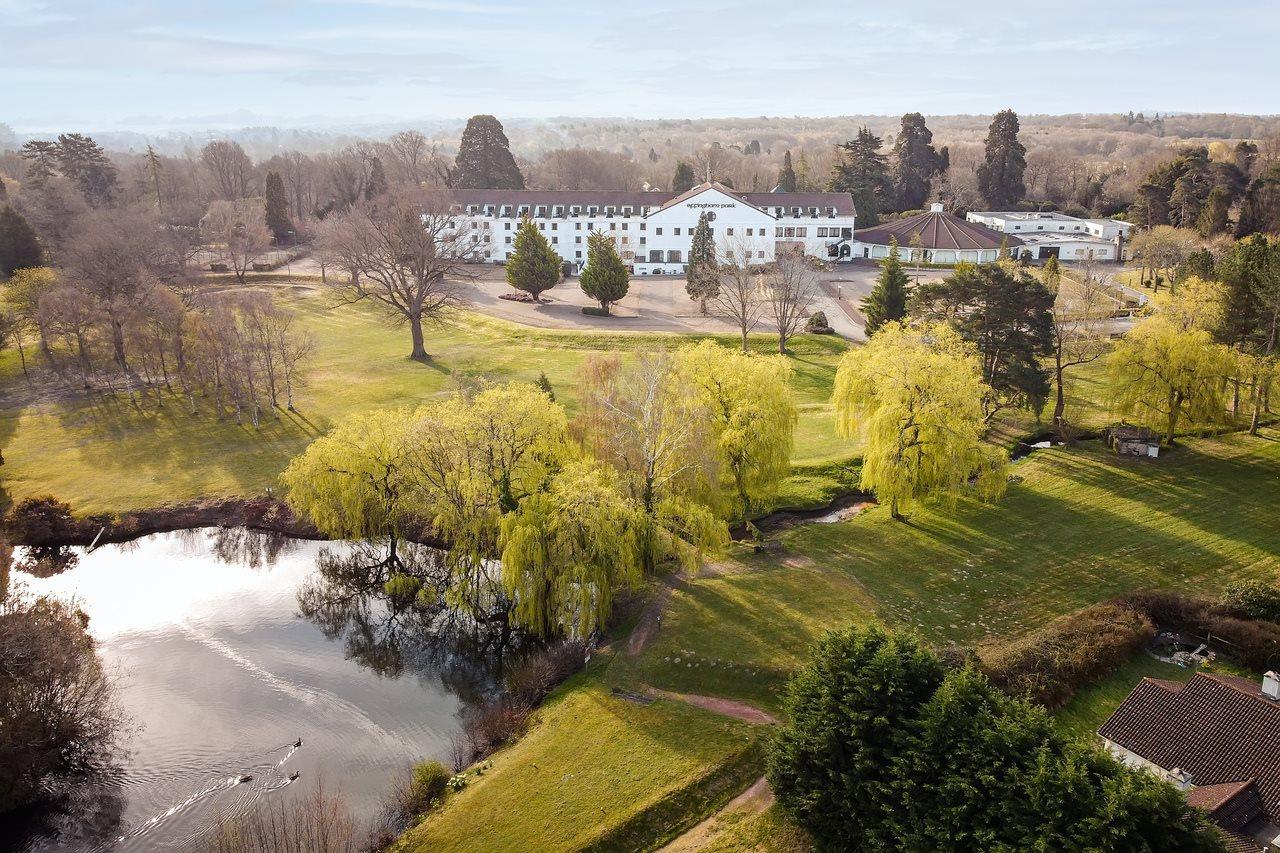 Copthorne Effingham Gatwick Hotel Esterno foto
