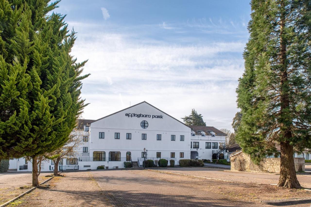 Copthorne Effingham Gatwick Hotel Esterno foto
