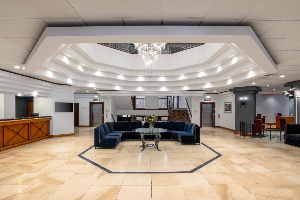 Copthorne Effingham Gatwick Hotel Esterno foto