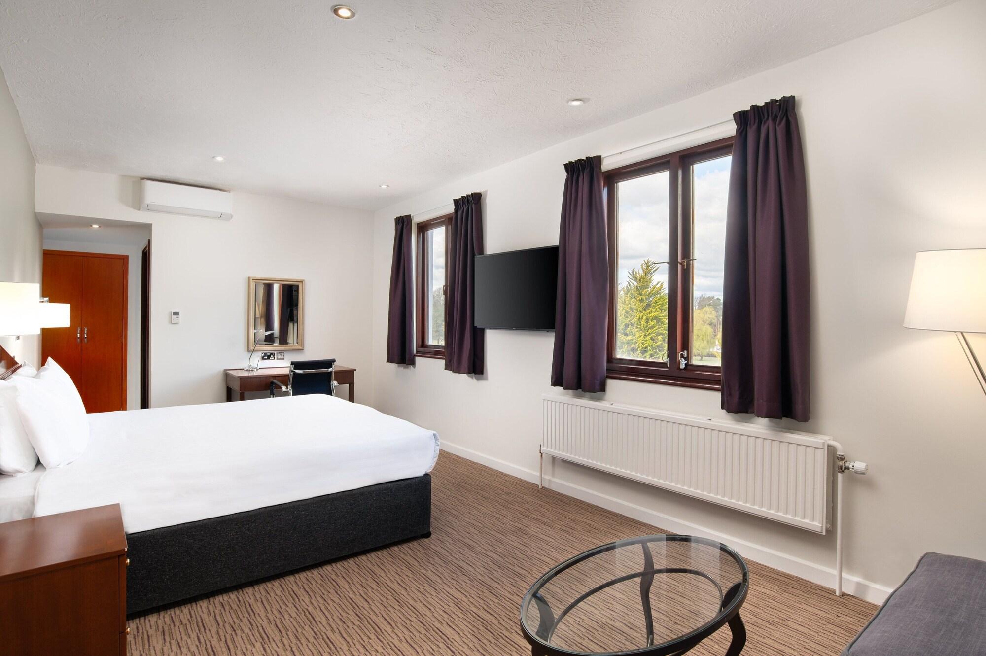 Copthorne Effingham Gatwick Hotel Esterno foto