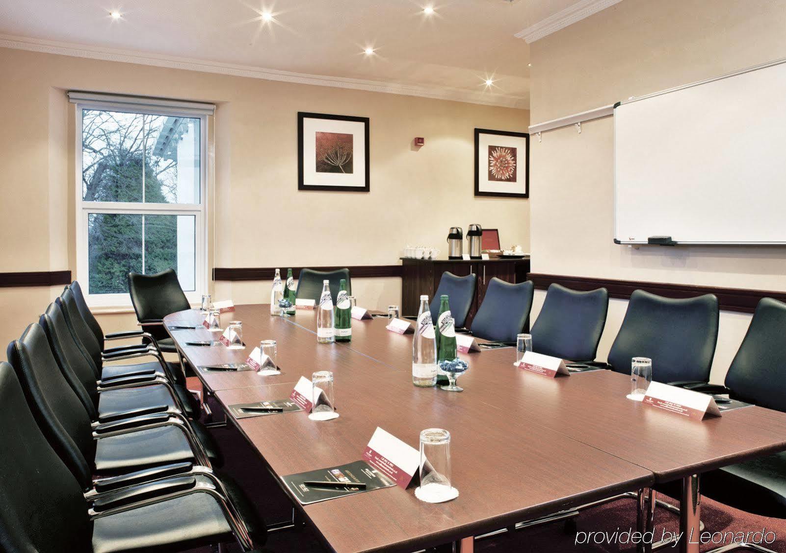 Copthorne Effingham Gatwick Hotel Affari foto