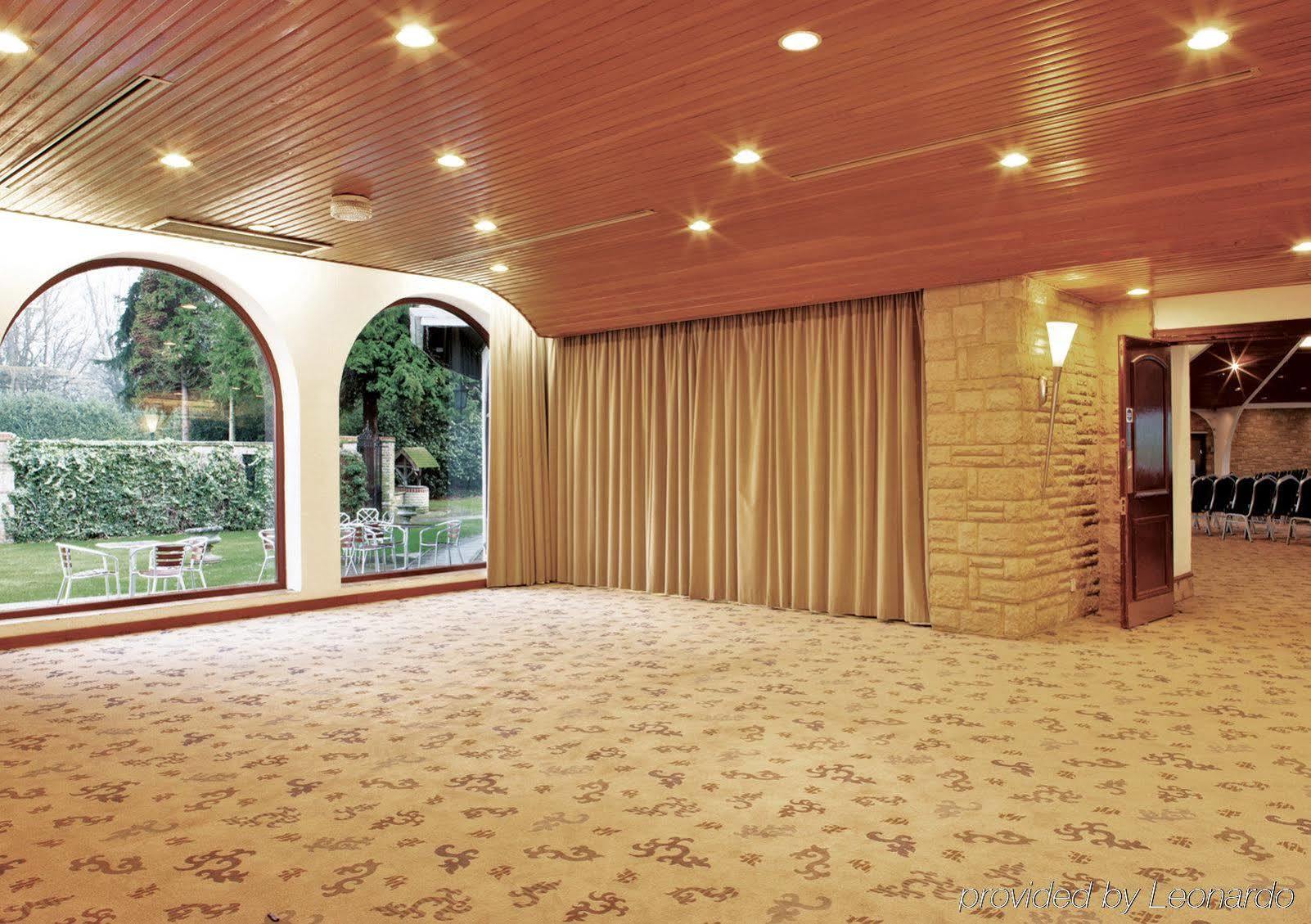 Copthorne Effingham Gatwick Hotel Servizi foto