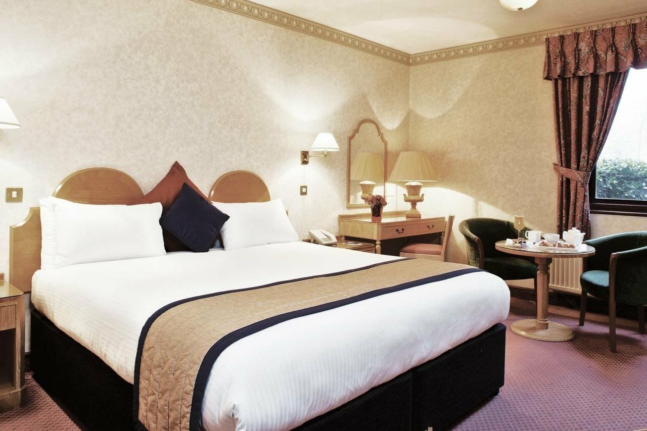 Copthorne Effingham Gatwick Hotel Esterno foto