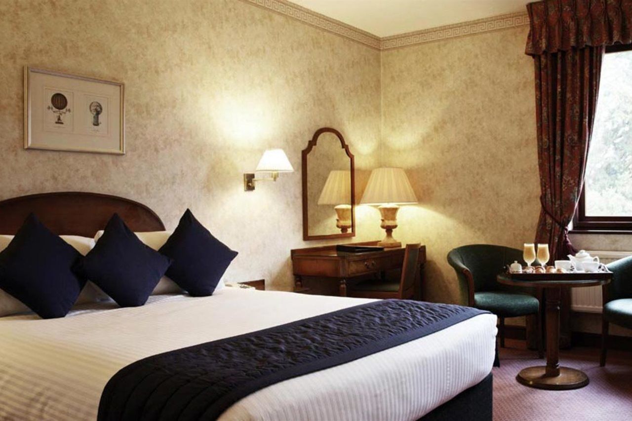 Copthorne Effingham Gatwick Hotel Esterno foto